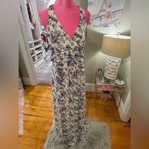 Blue and white floral elegant dress